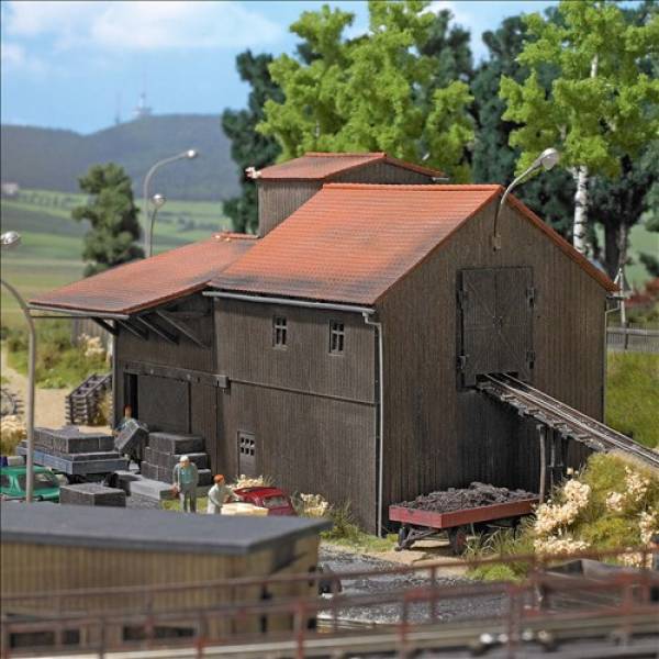 Busch 1541 - Torfwerk mit Rampe, Bausatz